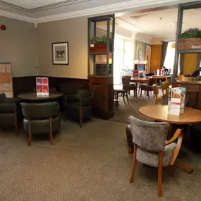 Coombe Lodge Beefeater restaurant