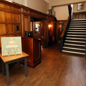 Coombe Lodge Beefeater restaurant