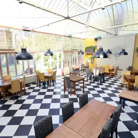 Coombe Lodge Beefeater restaurant
