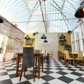 Coombe Lodge Beefeater restaurant