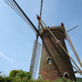 Loon Hoeven BV Kunstmesthandel Van