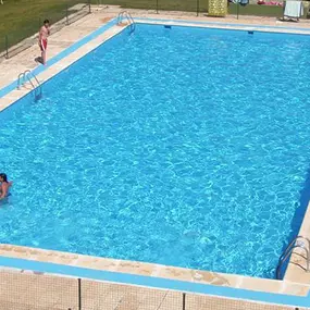 hotel-cuatro-calzadas-piscina1.jpg