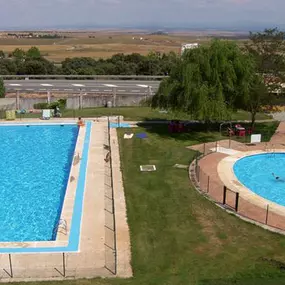 hotel-cuatro-calzadas-piscina2.jpg