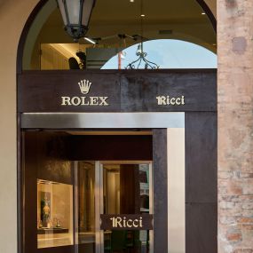 Ricci Camillo Gioielleria, Rivenditore Ufficiale Rolex e Tudor - ingresso negozio 2