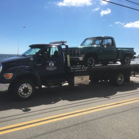 EDDIE B TOWING & RECOVERY
This 24-hour facility provides towing, recovery and roadside assistance. Serving Lebanon, Maine, and the surrounding areas, rely on us for all your transports. We tow vehicles, trailers, sheds, machinery, and equipment. This team of exceptional towers take on every tow with care, and transporting show cars is our specialty. At the ready day or night, rely on us whenever your vehicle is in trouble. From passenger cars and trucks to travel trailers, we have solutions for 