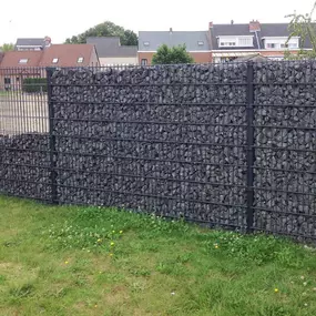 Steenkorven gevuld met Basalt.