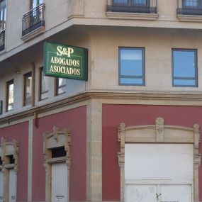 s&p-abogados-asociados-fachada-despacho.JPG