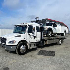 Call now for a fast and efficient towing service!