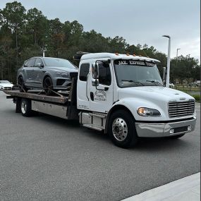 Call now for a fast and efficient towing service!