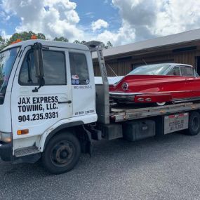 Call now for a fast and efficient towing service!