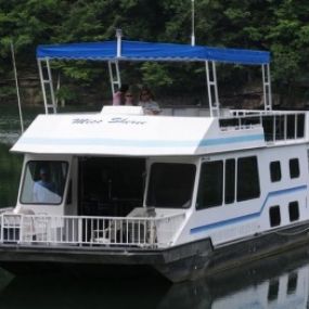 Houseboat rentals for 3,4, or 7 days.