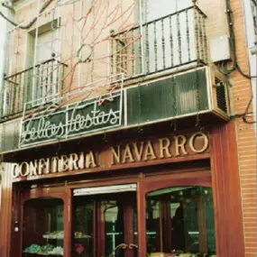 confiteria-navarro-fachada-01.jpg