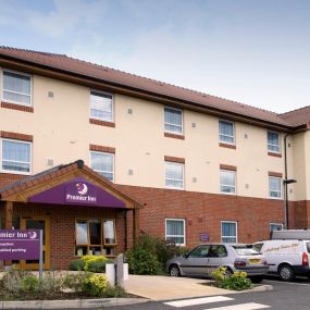 Premier Inn Grantham hotel exterior