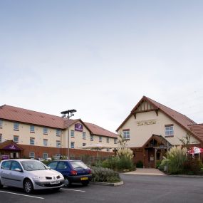 Premier Inn Grantham hotel exterior