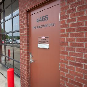 Tire Discounters on 4465 Feedwire Rd in Dayton