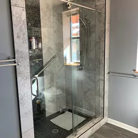 Kerrville's top choice for residential & commercial glass services, including shower doors & enclosures, custom glass table tops & shelving, and mirrors as well as window installation, window repair, re-screening, and commercial glass installation.  Contact us today for more information or to schedule service!