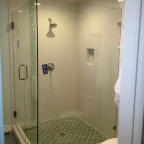 Kerrville's top choice for residential & commercial glass services, including shower doors & enclosures, custom glass table tops & shelving, and mirrors as well as window installation, window repair, re-screening, and commercial glass installation.  Contact us today for more information or to schedule service!