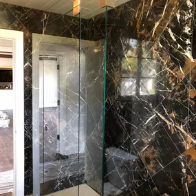 Kerrville's top choice for residential & commercial glass services, including shower doors & enclosures, custom glass table tops & shelving, and mirrors as well as window installation, window repair, re-screening, and commercial glass installation.  Contact us today for more information or to schedule service!