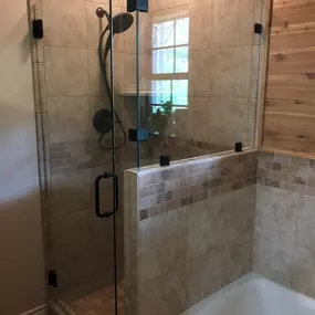 Kerrville's top choice for residential & commercial glass services, including shower doors & enclosures, custom glass table tops & shelving, and mirrors as well as window installation, window repair, re-screening, and commercial glass installation.  Contact us today for more information or to schedule service!