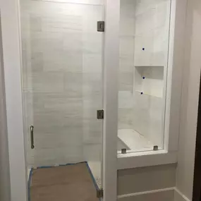 Kerrville's top choice for residential & commercial glass services, including shower doors & enclosures, custom glass table tops & shelving, and mirrors as well as window installation, window repair, re-screening, and commercial glass installation.  Contact us today for more information or to schedule service!