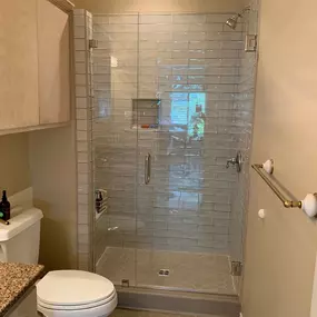 Kerrville's top choice for residential & commercial glass services, including shower doors & enclosures, custom glass table tops & shelving, and mirrors as well as window installation, window repair, re-screening, and commercial glass installation.  Contact us today for more information or to schedule service!