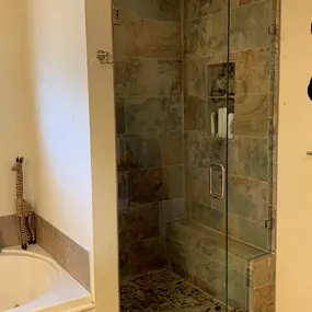 Kerrville's top choice for residential & commercial glass services, including shower doors & enclosures, custom glass table tops & shelving, and mirrors as well as window installation, window repair, re-screening, and commercial glass installation.  Contact us today for more information or to schedule service!