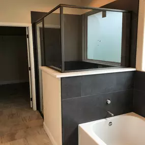 Kerrville's top choice for residential & commercial glass services, including shower doors & enclosures, custom glass table tops & shelving, and mirrors as well as window installation, window repair, re-screening, and commercial glass installation.  Contact us today for more information or to schedule service!