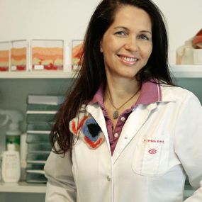 Dr. Ursula Scholz