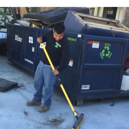 Logotipo de Bins n Bins Dumpster Rental Service