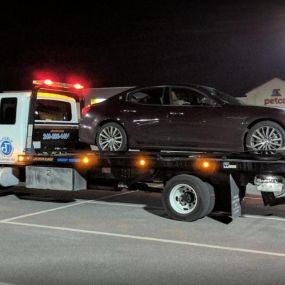 Double J Towing & Transport in Bowie, Maryland 
(240) 286-1494
http://doublejtowing.com/
- Flatbed towing
