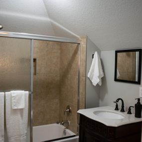 Ravishing House Elegant Bathroom