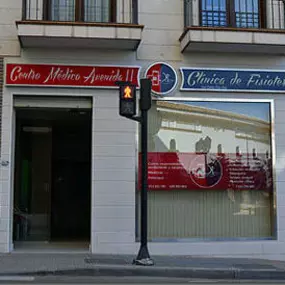 centro-medico-avenida-ll-linares-fachada-01.jpg