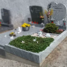 Steinkultur St.Pölten Grabstein Herzform Kuffern