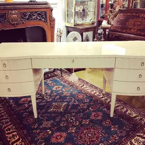 Stunning Barbara Barry seven drawer lacquered desk in ivory