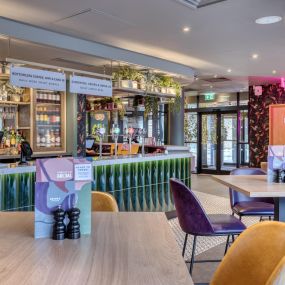 Premier Inn Durham City Centre (Walkergate) bar