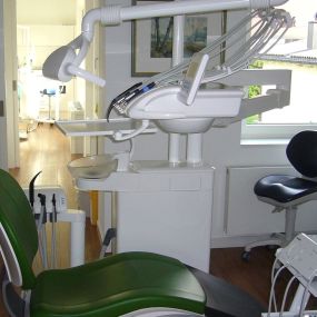 Zahnarztpraxis OMR Dr. Gerhart & DDr. Mathias Bachmann - Behandlungsraum