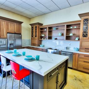 Stone International showroom with shaker cafe cabinets and quartz countertop.