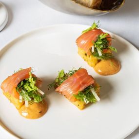 Crisp potato rösti, whisky smoked salmon