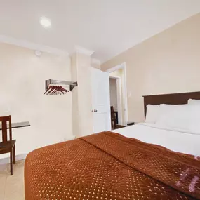 Connecting Suite (Two Bedrooms)