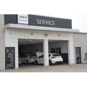 Russ Darrow Kia of Madison is here to help you find the perfect new vehicle to fit your needs and your budget.