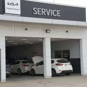 Russ Darrow Kia of Madison is here to help you find the perfect new vehicle to fit your needs and your budget.