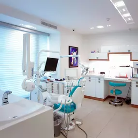 This dental treatment room was sanitized to medical standards by Dallas Janitorial Services, featuring disinfected dental chairs and sterilized equipment. Our specialized healthcare cleaning ensures compliance with strict infection control protocols required in dental facilities.