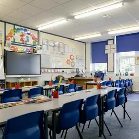 This bright elementary school classroom was thoroughly cleaned by Dallas Janitorial Services, featuring sanitized desks, chairs, and teaching equipment. The space showcases our meticulous attention to educational environments where cleanliness is essential.
