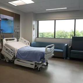 This hospital patient room was sanitized to medical-grade standards by Dallas Janitorial Services, featuring disinfected surfaces and equipment. Our specialized healthcare cleaning ensures a safe, hygienic environment for patients and medical staff.
