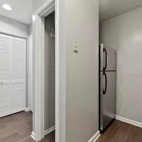 Bild von Old Buckingham Station at Midlothian Village Apartments