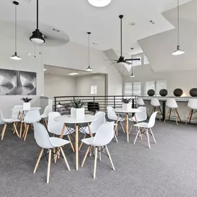 Bild von Old Buckingham Station at Midlothian Village Apartments