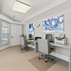 Bild von Old Buckingham Station at Midlothian Village Apartments