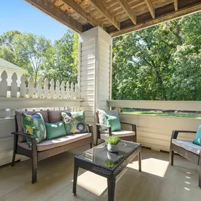 Bild von Old Buckingham Station at Midlothian Village Apartments