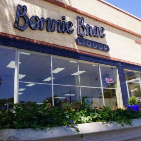 Bonnie Brae Liquor in Denver, Colorado with their new sign.