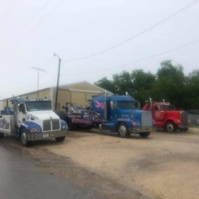 Day & Night Wrecker | Towing | Heavy Duty Towing | Roadside Assistance | Hillsboro, Texas | (254) 582-5261